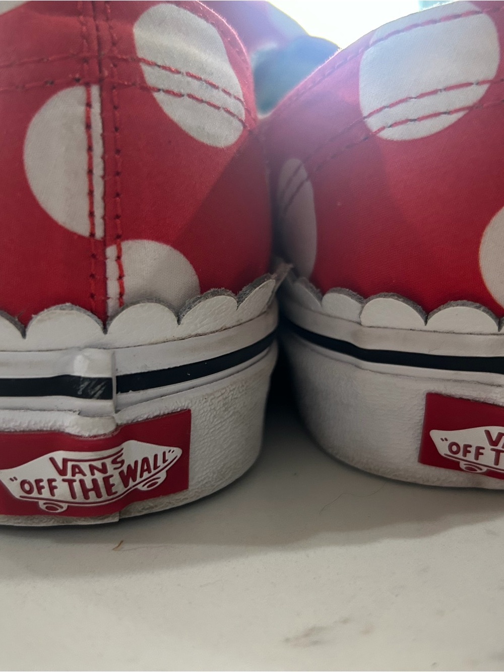 Women’s *Minnie Mouse* Vans - Picture 5 of 6